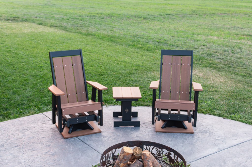 High quality weather resistant poly lumber outdoor furniture.