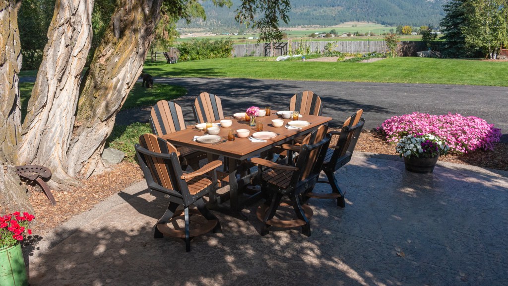 High quality weather resistant poly lumber outdoor furniture.