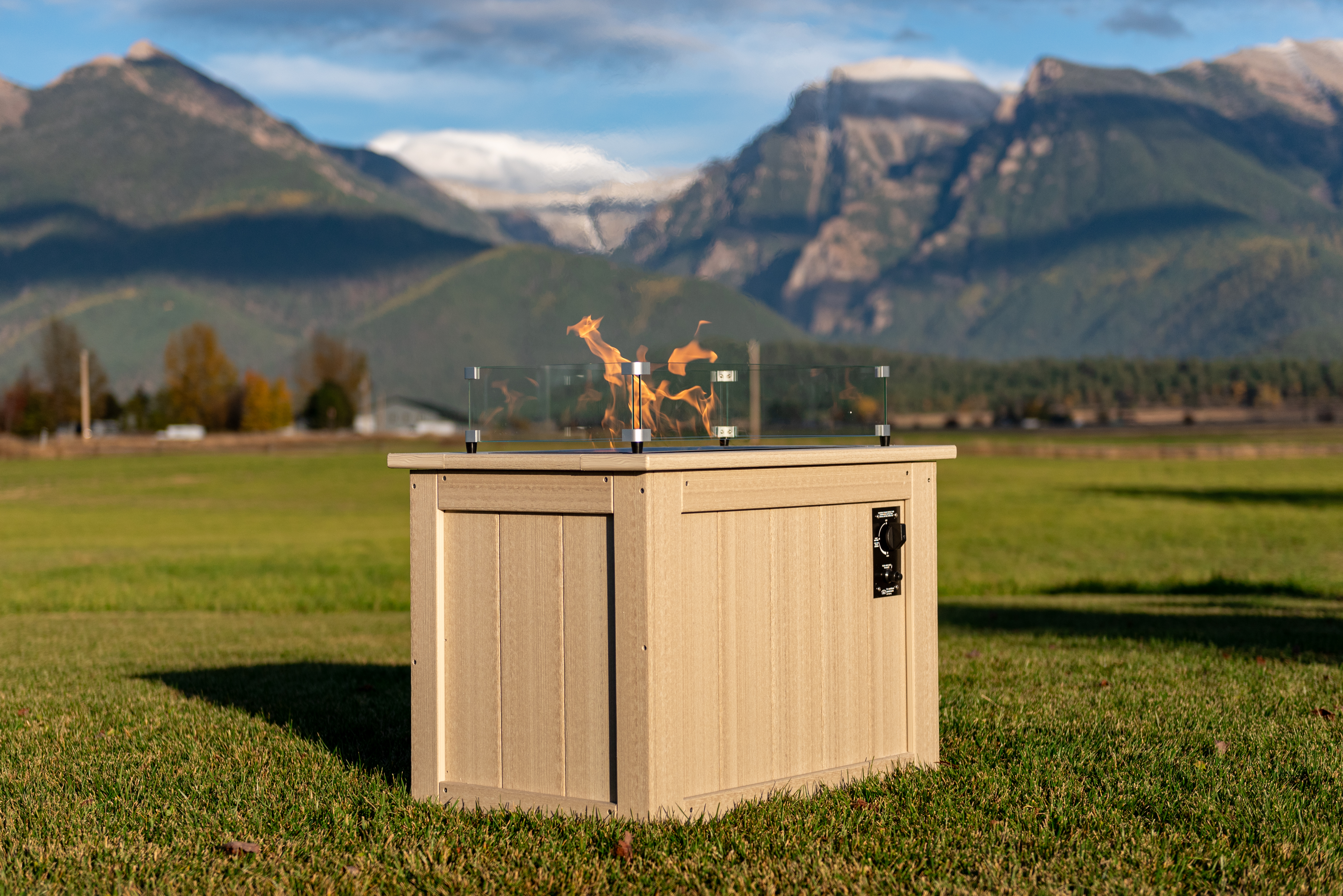 High quality weather resistant poly lumber outdoor furniture.