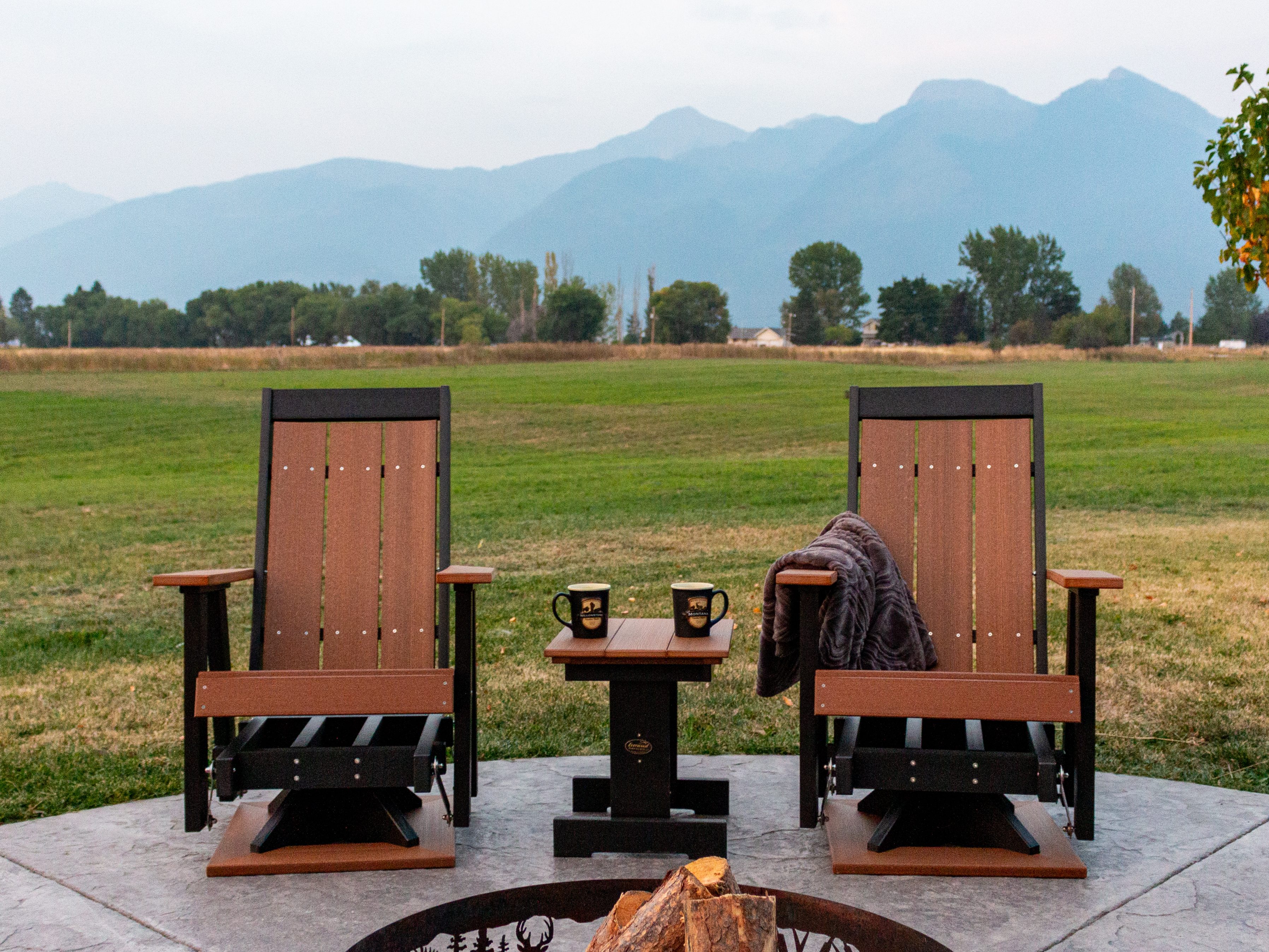 High quality weather resistant poly lumber outdoor furniture.