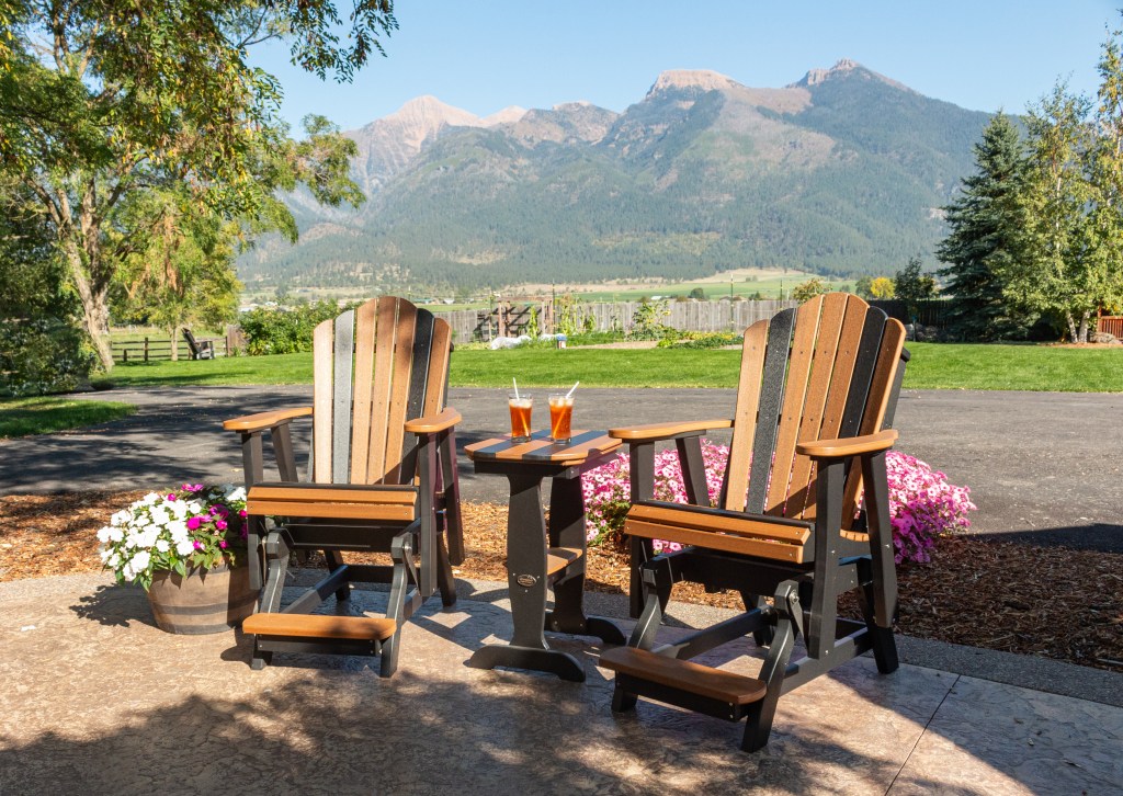 High quality weather resistant poly lumber outdoor furniture.